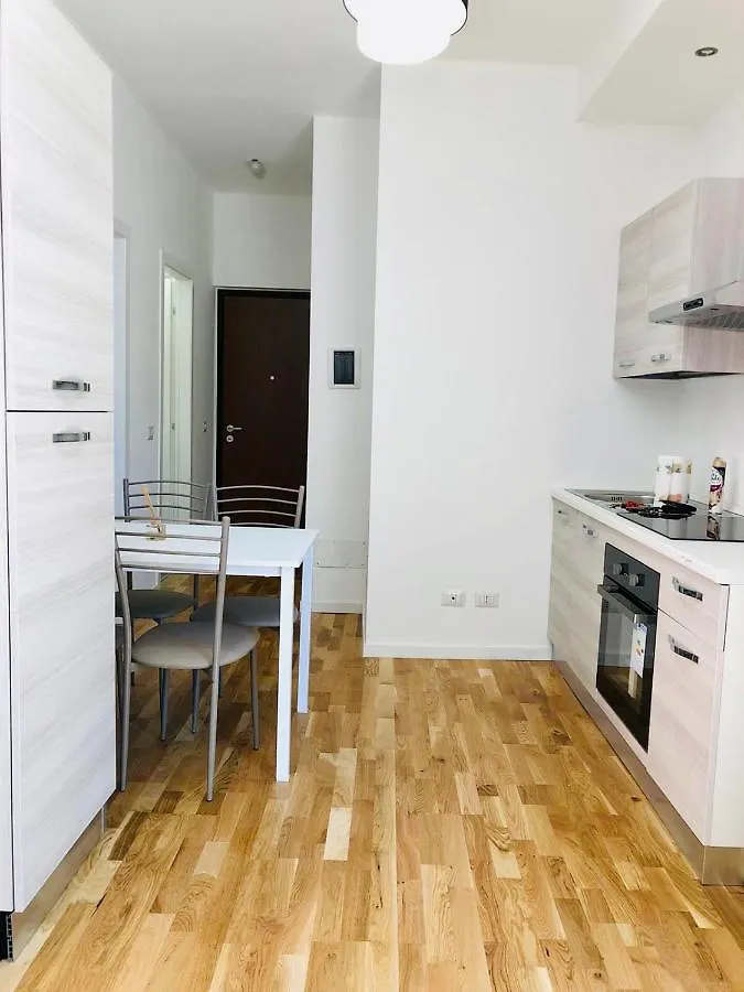 VT HOME - Appartamento Milano Zona Navigli 0*,  Italia