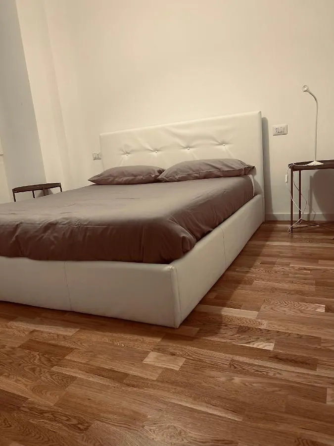 VT HOME - Appartamento Milano Zona Navigli 0*,  Italia